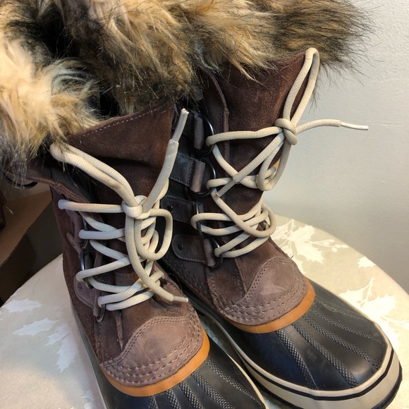 Size 9 Joan of Arc Sorel boots - Picture 12 of 14